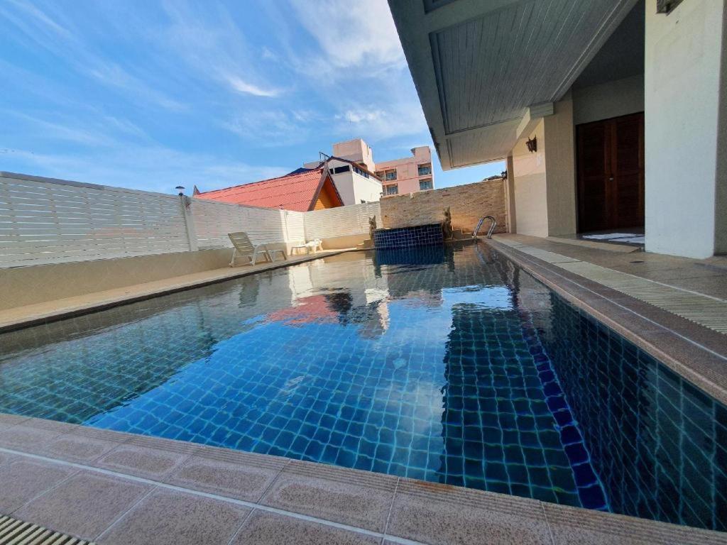 Sukwilai Hotel HHQ Exterior photo